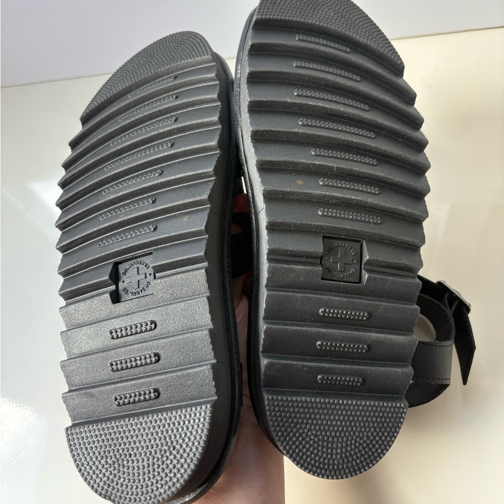 NWOT Dr. Martens Blaire Hydro Leather Sandals Size 9 Women’s - Picture 11 of 13